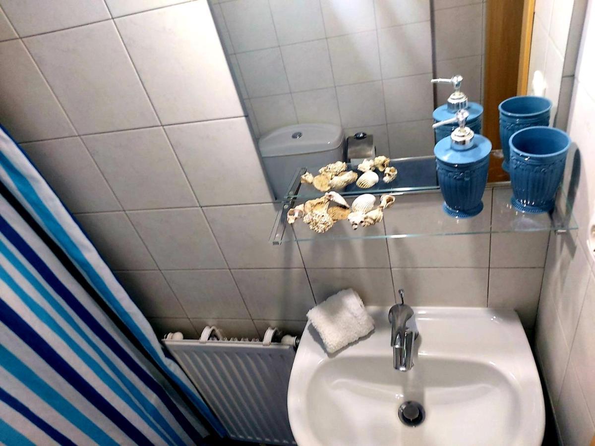 Smurfs' House سالونيك المظهر الخارجي الصورة